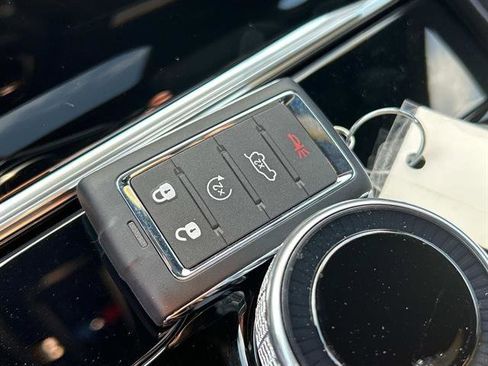 New 2025 Jeep Grand Cherokee L Altitude image 17