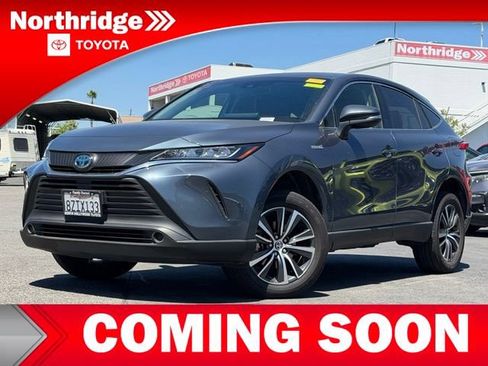 Used 2021 Toyota Venza LE AWD/4WD image 3