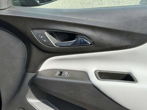 Used 2020 Chevrolet Equinox LS w/ LS Convenience Package image 8