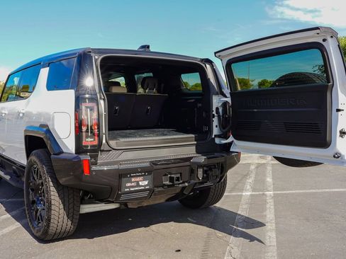 Used 2026 GMC Hummer EV SUV image 11
