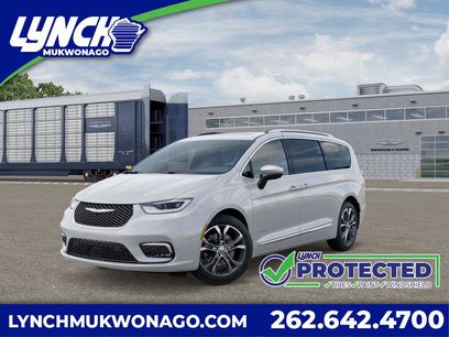 New 2026 Chrysler Pacifica Pinnacle w/ Trailer Tow Group