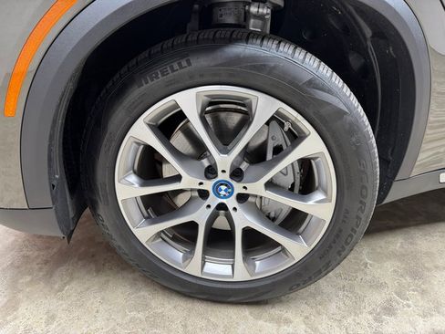 Certified 2025 BMW X5 xDrive50e w/ Parking Assistance Package image 28