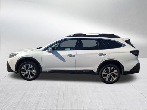 Certified 2022 Subaru Outback Touring AWD/4WD image 2