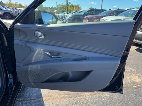 New 2025 Hyundai Elantra Sport image 29