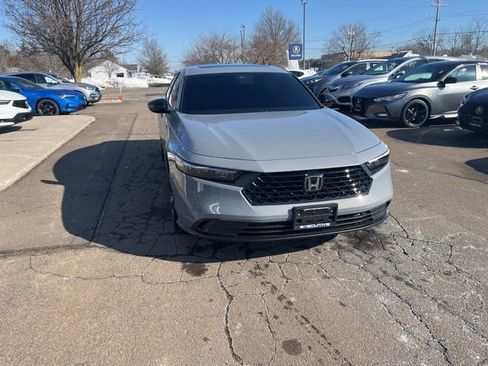 Used 2025 Honda Accord Sport image 32