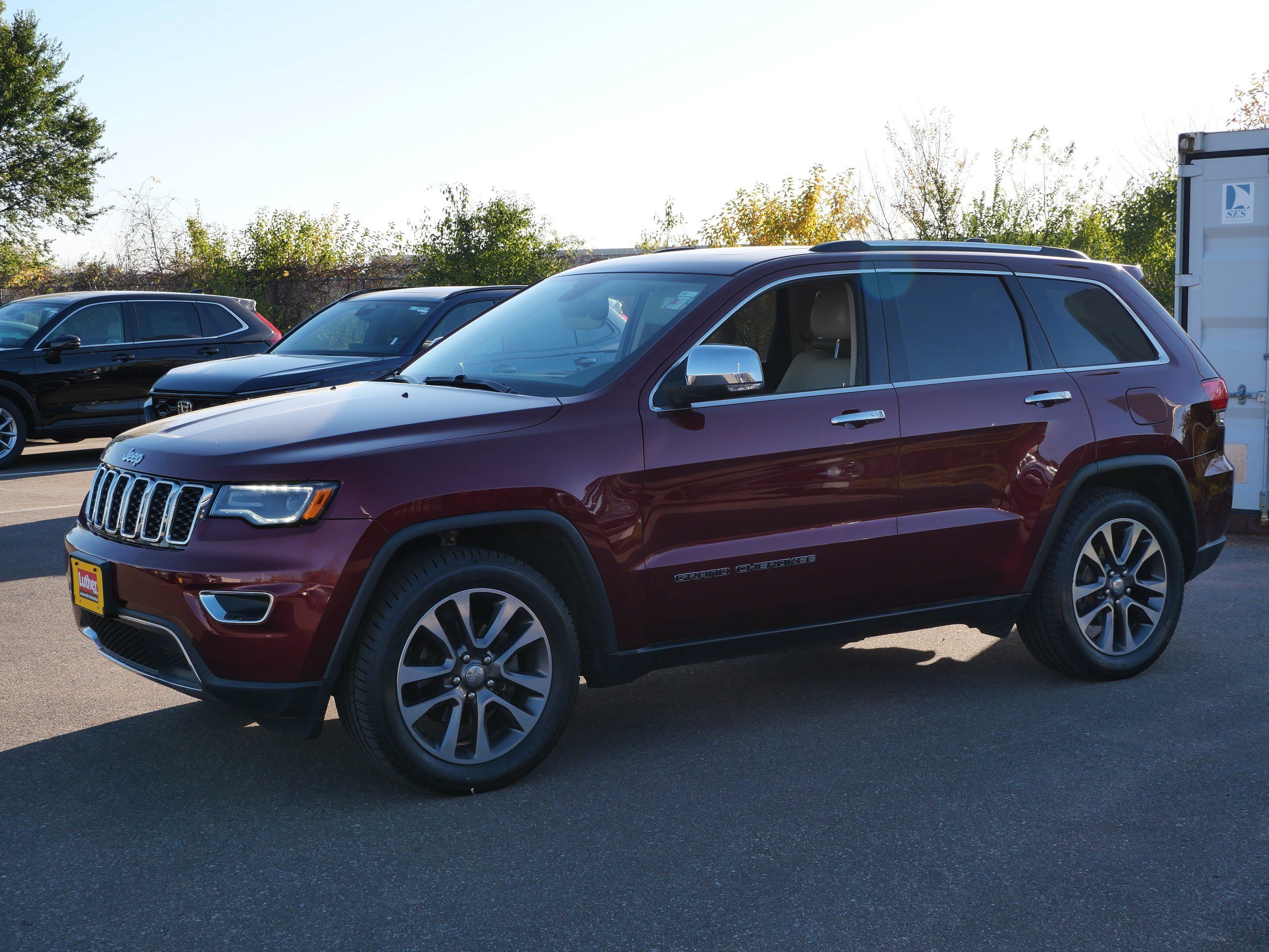 Used 2018 Jeep Grand Cherokee Limited w/ Luxury Group II AWD/4WD image 3