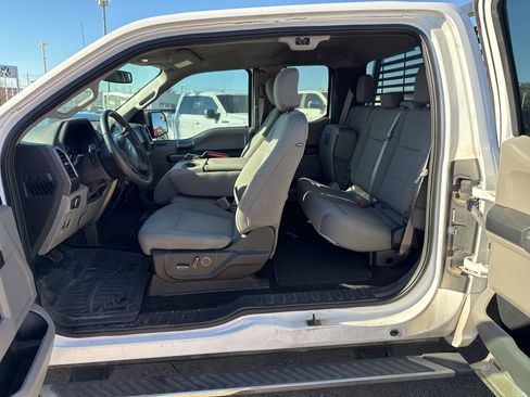 Used 2018 Ford F150 XLT w/ Equipment Group 302A Luxury image 15