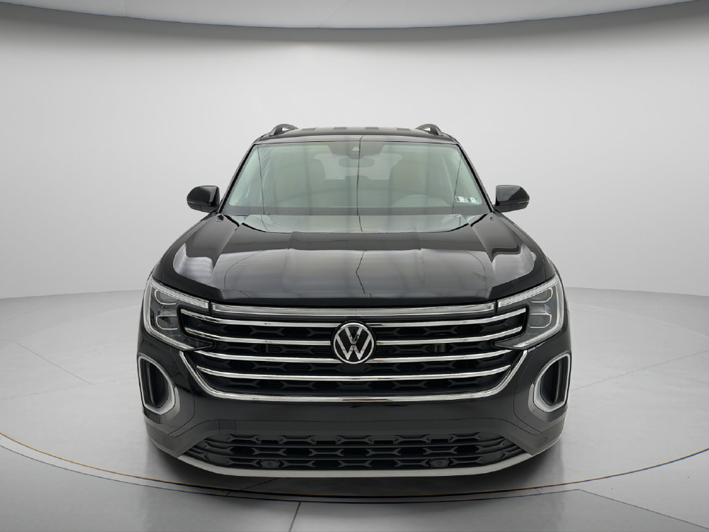 Used 2025 Volkswagen Atlas SE AWD/4WD image 2
