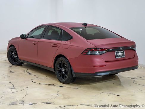 Used 2025 Honda Accord SE image 10