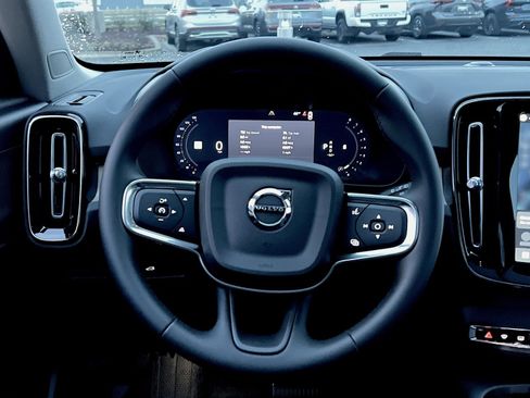 New 2026 Volvo XC40 B5 Plus w/ Protection Package Premier AWD/4WD image 16