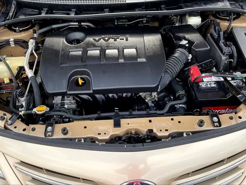 Used 2013 Toyota Corolla LE FWD image 29