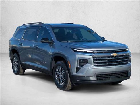 New 2026 Chevrolet Traverse LT w/ Driver Confidence Package FWD image 7