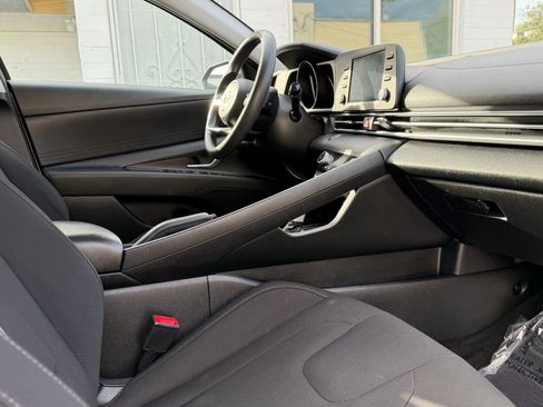 Used 2023 Hyundai Elantra SEL image 5