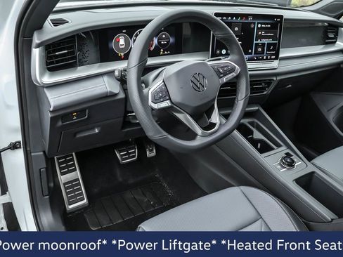 New 2025 Volkswagen Tiguan SE R-Line image 4