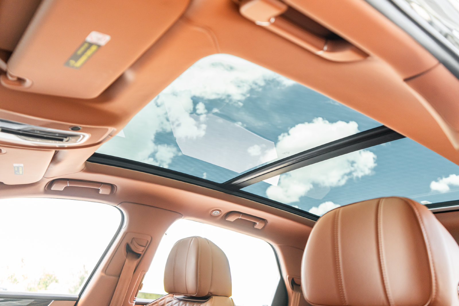 Certified 2022 Bentley Bentayga AWD/4WD image 27
