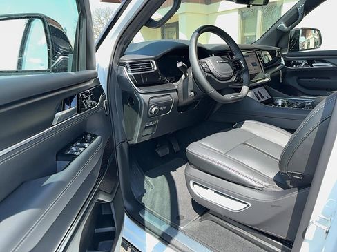 New 2026 Jeep Grand Wagoneer L Summit AWD/4WD image 24