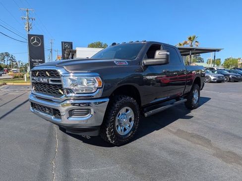 Used 2024 RAM 2500 Tradesman w/ Chrome Appearance Group AWD/4WD image 8