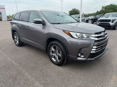 Used 2019 Toyota Highlander Limited Platinum AWD/4WD image 7
