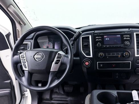 Used 2018 Nissan Titan S RWD image 3