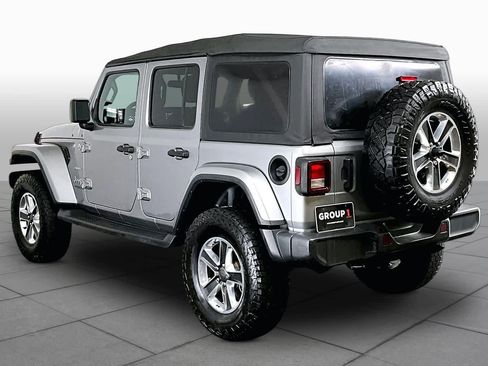Used 2018 Jeep Wrangler Unlimited Sahara AWD/4WD image 12
