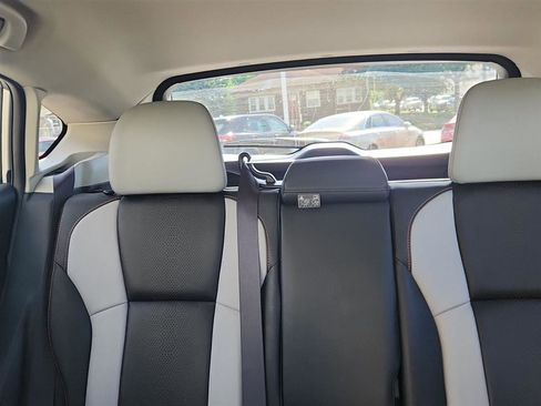 Used 2021 Subaru Crosstrek 2.5i Limited w/ Moonroof Package 2 AWD/4WD image 18