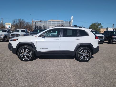Used 2017 Jeep Cherokee Trailhawk AWD/4WD image 1