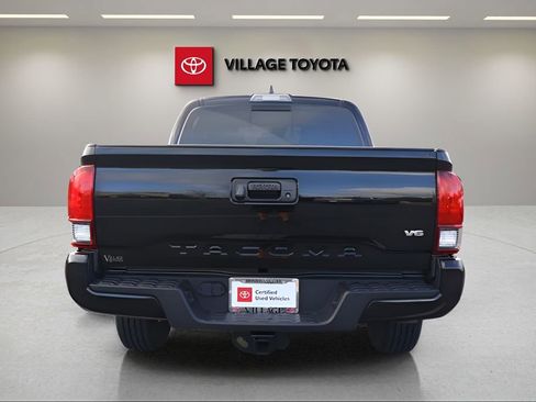 Certified 2022 Toyota Tacoma SR5 w/ Technology Package image 4