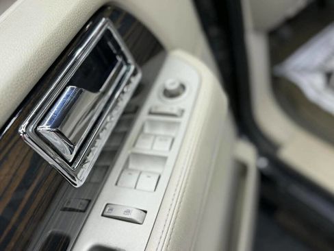 Used 2008 Lincoln Navigator 4WD image 9