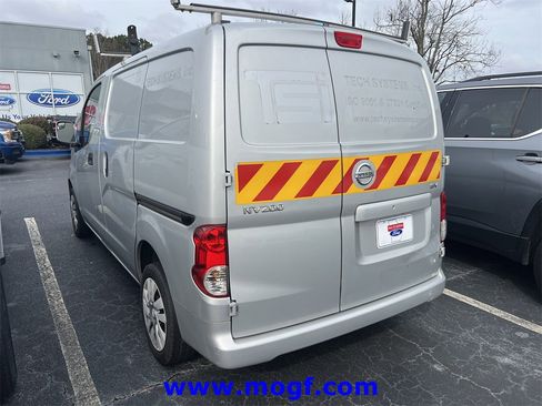 Used 2019 Nissan NV200 SV w/ Navigation Package image 2