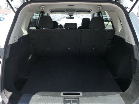 Used 2023 Nissan Rogue SV FWD image 22