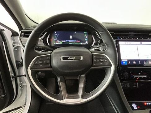 Used 2023 Jeep Grand Cherokee 4WD 4xe image 14