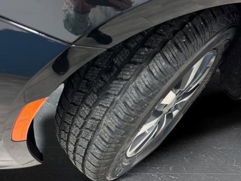 Used 2022 Chrysler Pacifica Touring-L FWD image 38