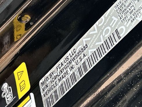 Used 2021 Jeep Wrangler Unlimited Rubicon AWD/4WD image 28
