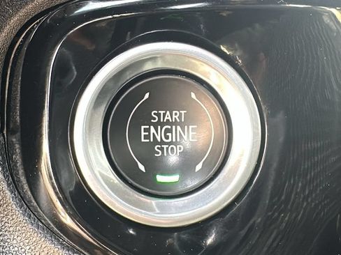 Used 2025 GMC Sierra 1500 SLT RWD image 25