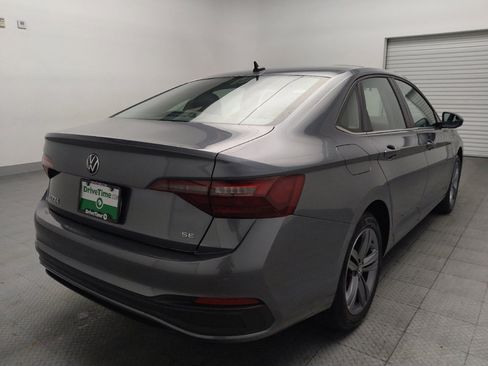 Used 2024 Volkswagen Jetta SE FWD image 9