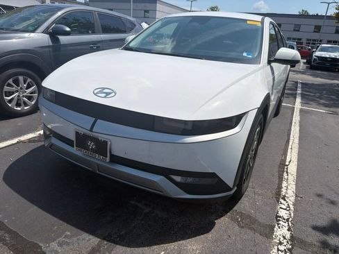 Used 2024 Hyundai Ioniq 5 SEL RWD image 4