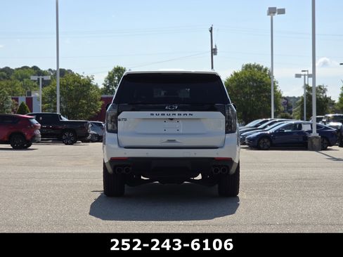 Used 2025 Chevrolet Suburban Z71 w/ Z71 Off-Road Package AWD/4WD image 6