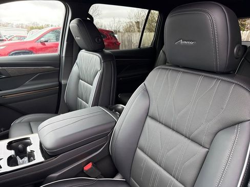 New 2026 Buick Enclave Avenir w/ Super Cruise Package image 12