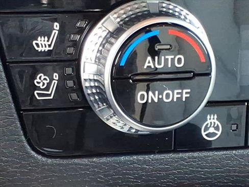 New 2026 Mitsubishi Outlander SEL image 9