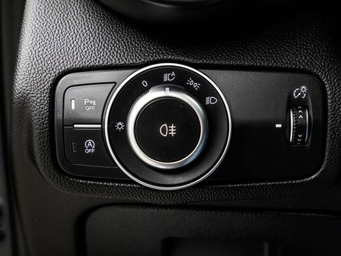 Used 2022 Land Rover Discovery HSE R-Dynamic image 40