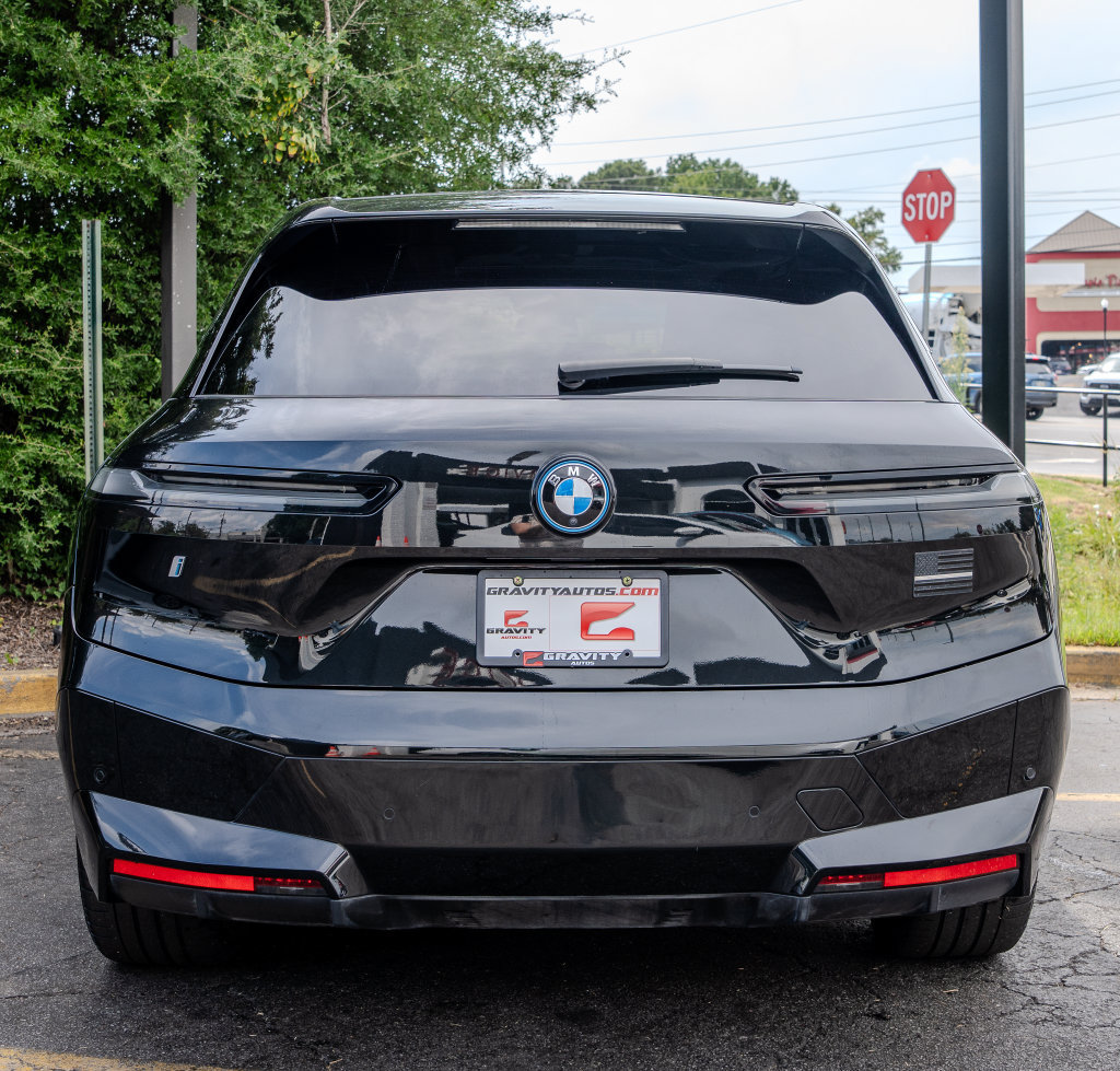 Used 2024 BMW iX xDrive50 w/ Sport Package AWD/4WD image 25