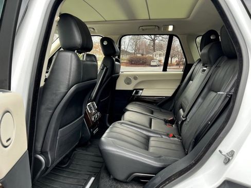 Used 2016 Land Rover Range Rover HSE image 17