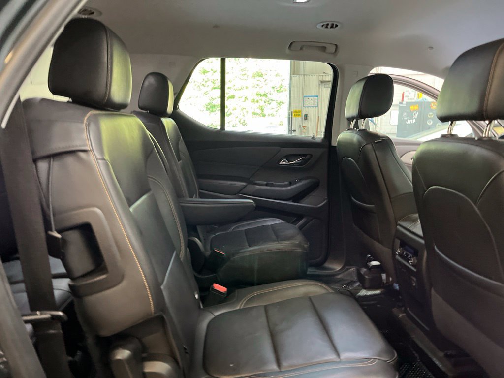Used 2021 Chevrolet Traverse RS FWD image 31
