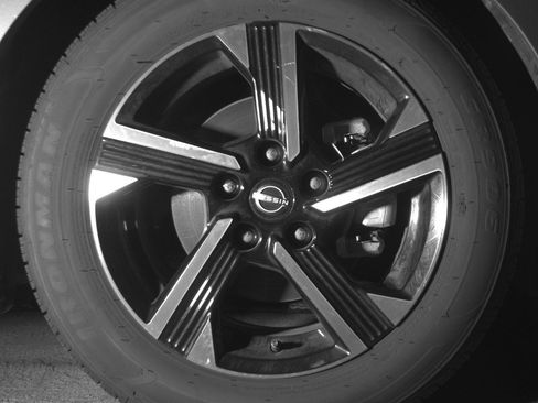 Used 2025 Nissan Sentra SV FWD image 13