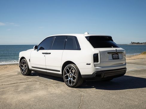 Used 2024 Rolls-Royce Cullinan Black Badge image 7