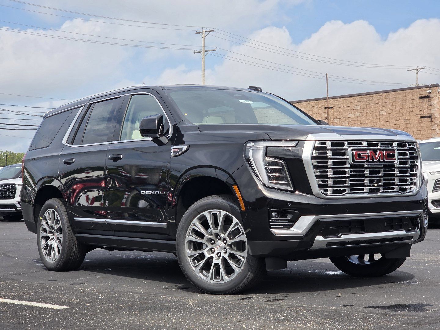 New 2026 GMC Yukon Denali w/ Denali Reserve Package AWD/4WD image 3