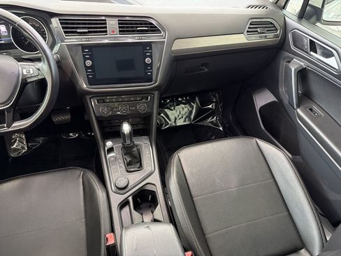 Used 2019 Volkswagen Tiguan SE w/ Panoramic Sunroof Package AWD/4WD image 16