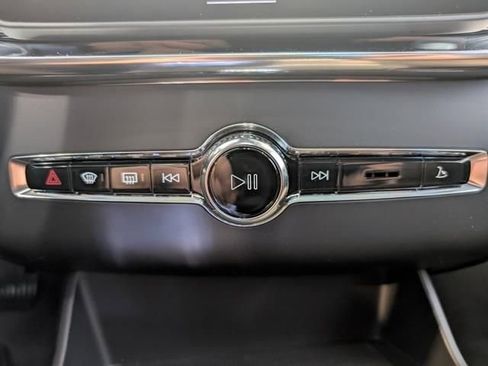 New 2026 Volvo XC90 T8 Plus w/ Protection Package Premier AWD/4WD image 21