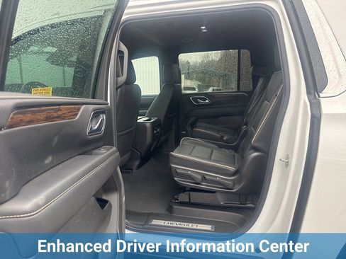 Used 2023 Chevrolet Suburban Premier image 16