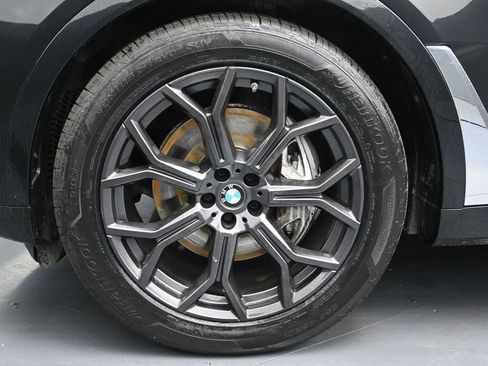 Used 2023 BMW X7 xDrive40i AWD/4WD image 14